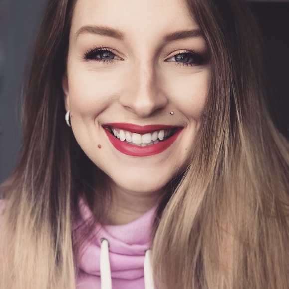 Meet your Posher, Kaitlin - Picture 1 of 1